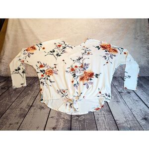 IZ Byer floral tied front batwing top size medium